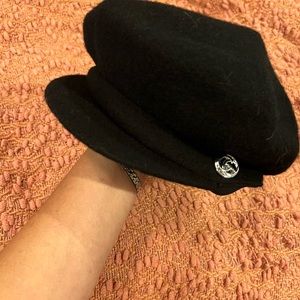 Gucci NWT Black Beret Brimmed Gold buttons Hat